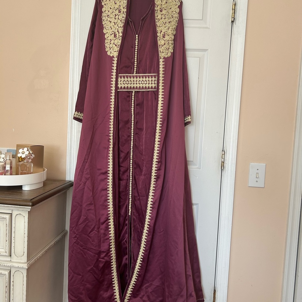 Moroccan Burgundy kaftan with Gold Detailing
